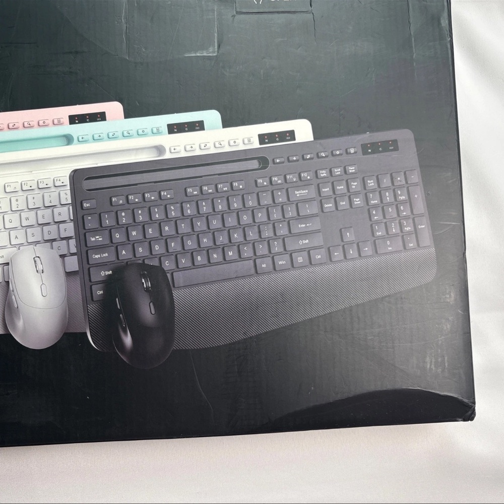 Wireless Keyboard and Mouse Set - Black and Gray